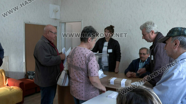 В с. Клокотница местните бранят вота от натрапници