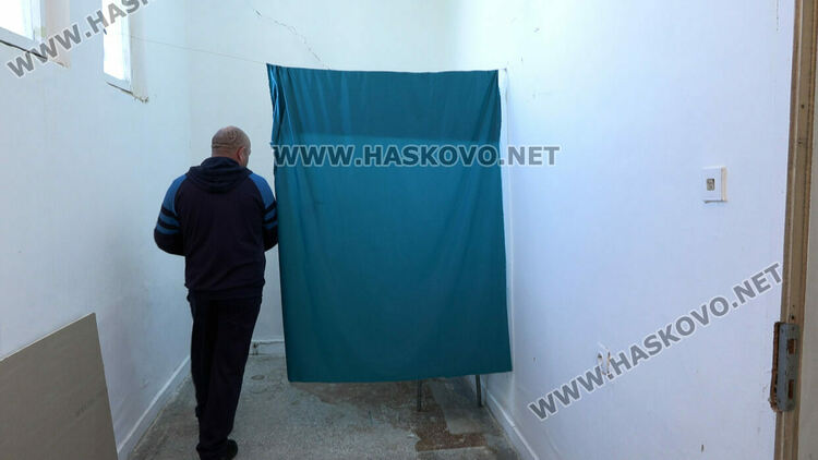 В с. Клокотница местните бранят вота от натрапници