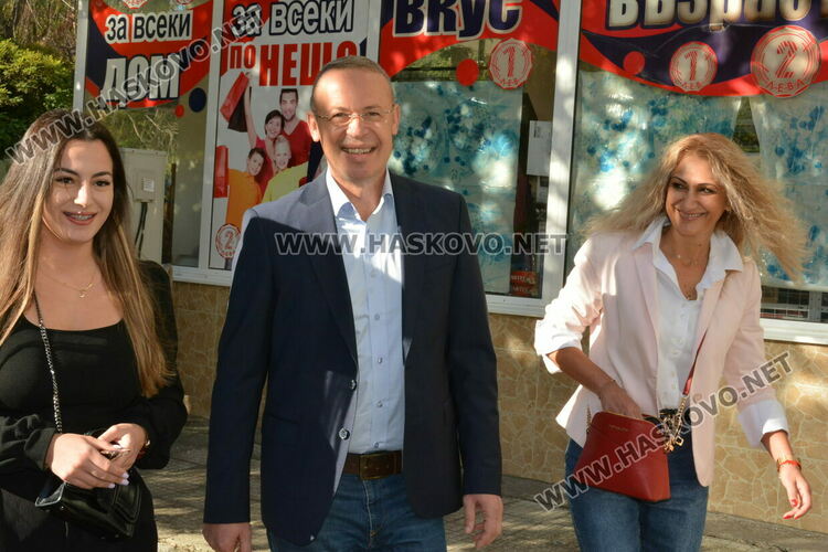 Николай Ставрев: Гласувайте активно, защото днес определяме пътя, по който ще вървим 