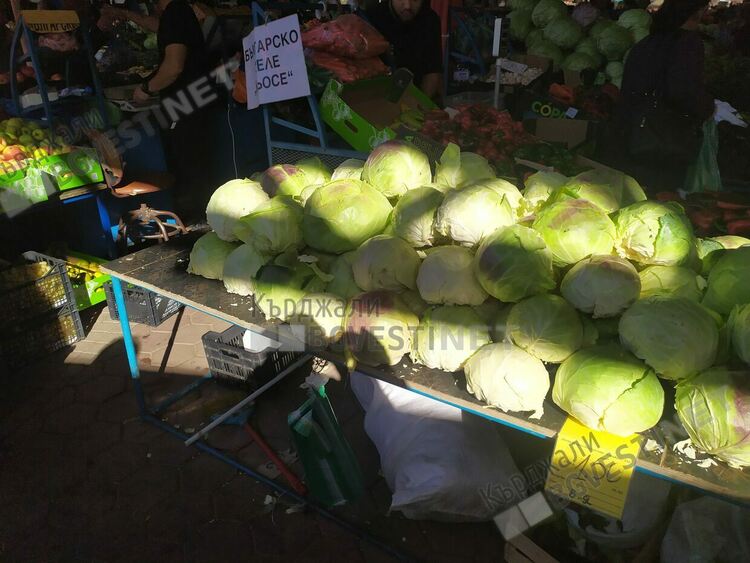 Българското зеле е фаворит на пазара в Кърджали,цената на „Кьосе” е 1,50 лв. за килограм