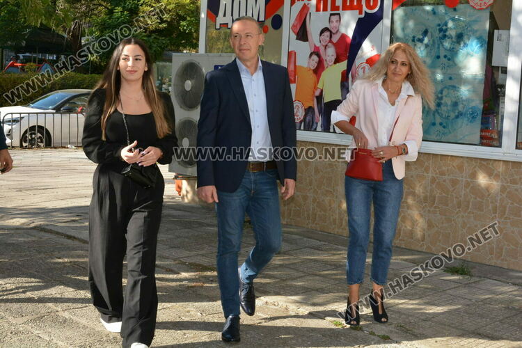 Николай Ставрев: Гласувайте активно, защото днес определяме пътя, по който ще вървим 