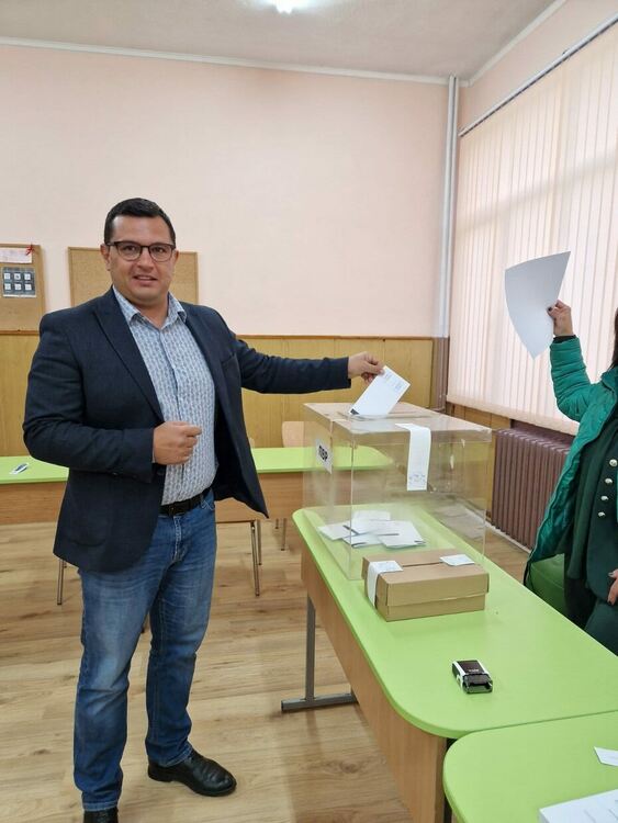 Здравко Иванов отново е градоначалник на Девин,Недко Кулевски спечили в Рудозем