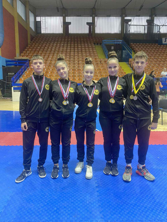 11 медала за карате клуб „Възход“ от турнир в Сърбия