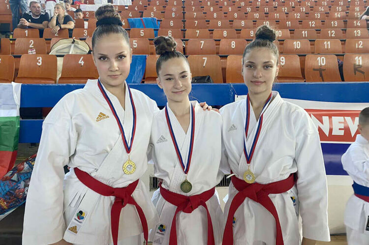 11 медала за карате клуб „Възход“ от турнир в Сърбия