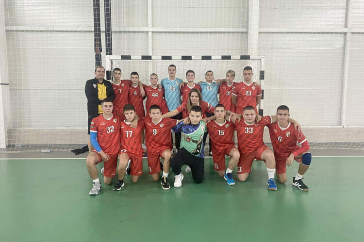 „Асти '91“ с две победи в Труд