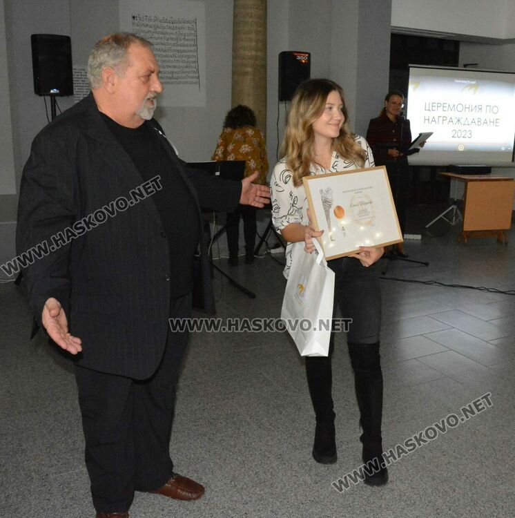 Наградиха лауреатите на Националния конкурс за ораторско майсторство „Мисия будител“