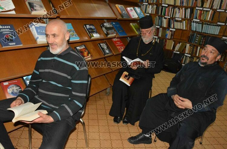 Елена Алекова представи книгата си „Моите срещи с Хасково“