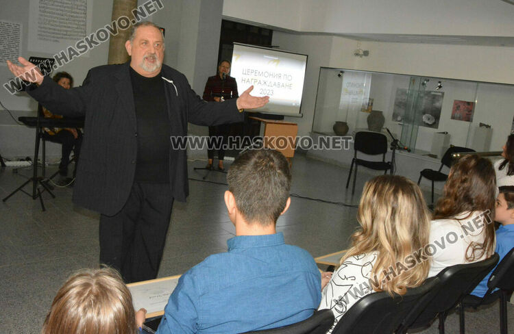 Наградиха лауреатите на Националния конкурс за ораторско майсторство „Мисия будител“