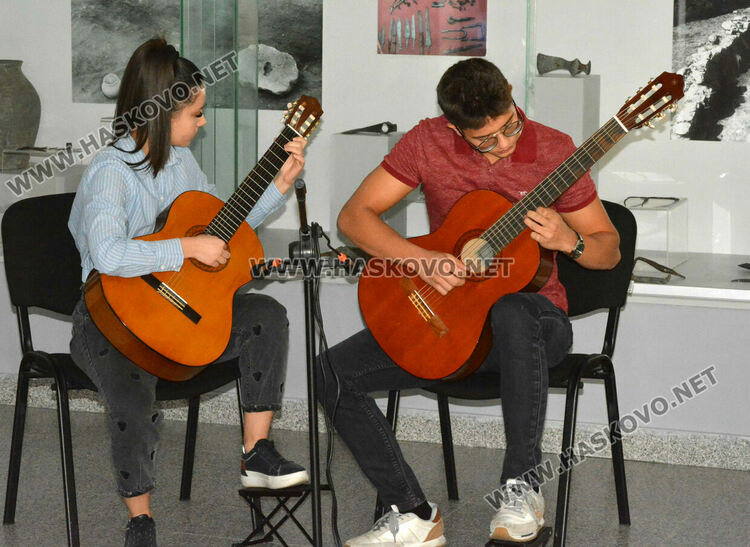 Наградиха лауреатите на Националния конкурс за ораторско майсторство „Мисия будител“