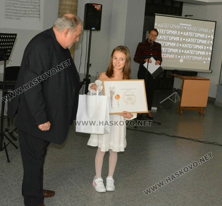 Наградиха лауреатите на Националния конкурс за ораторско майсторство „Мисия будител“