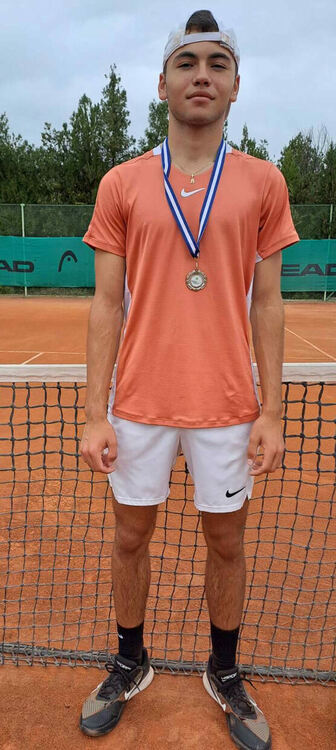 Калоян Шиков и Александра Момчилова триумфираха на тенис турнир в Хасково