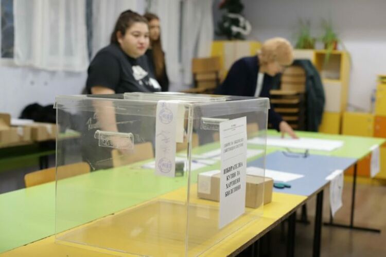 1 глас=100%. Кмет на кметство беше избран от един човек