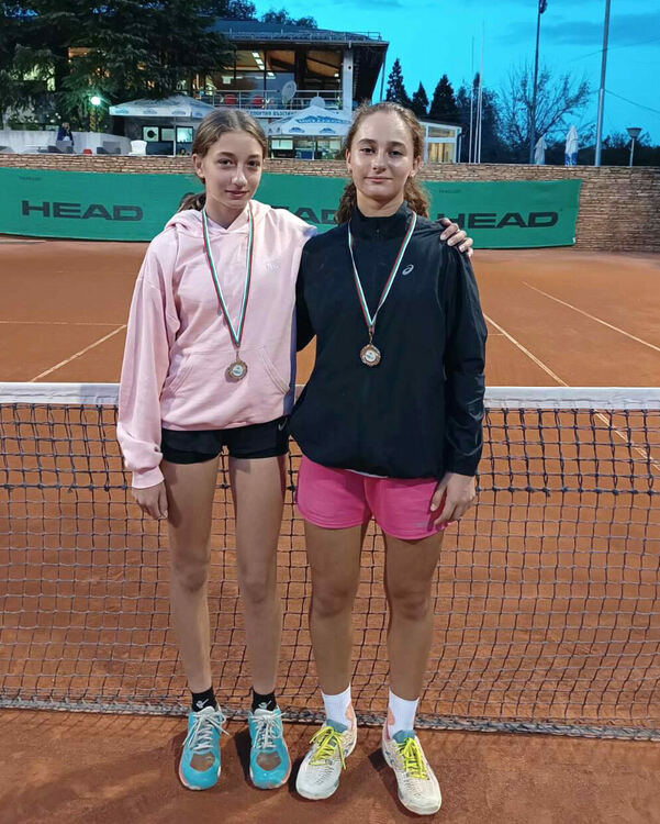 Калоян Шиков и Александра Момчилова триумфираха на тенис турнир в Хасково