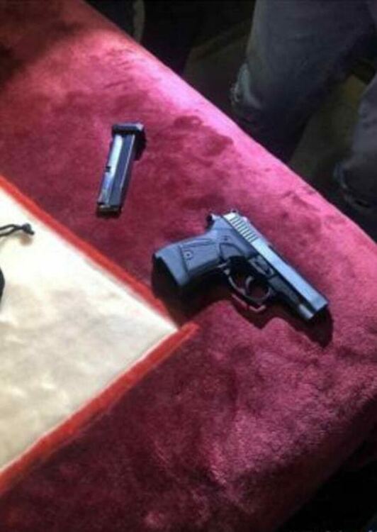 Задържаха двама мъже и жена за над 3 кг кокаин и незаконно оръжие