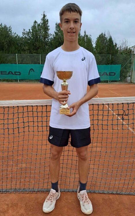 Калоян Шиков и Александра Момчилова триумфираха на тенис турнир в Хасково