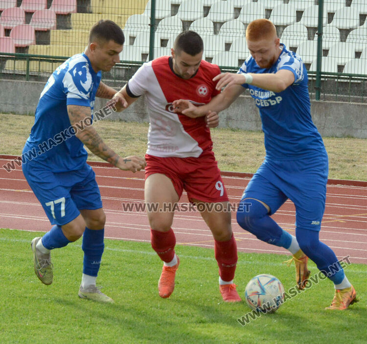 Спорни съдийски отсъждания и проспано първо полувреме костваха точката на „Саяна Хасково“ срещу „Несебър“