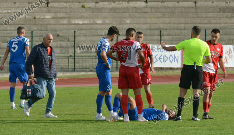 Спорни съдийски отсъждания и проспано първо полувреме костваха точката на „Саяна Хасково“ срещу „Несебър“