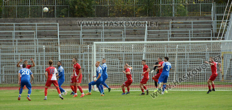 Спорни съдийски отсъждания и проспано първо полувреме костваха точката на „Саяна Хасково“ срещу „Несебър“