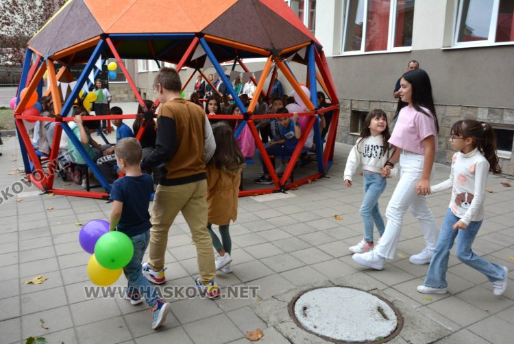 Приятно учене на открито с мисъл за природата организираха в училище „Св. Иван Рилски“