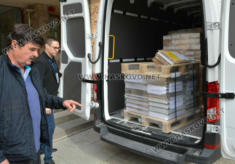 Общините получават бюлетините за кметския балотаж в неделя днес