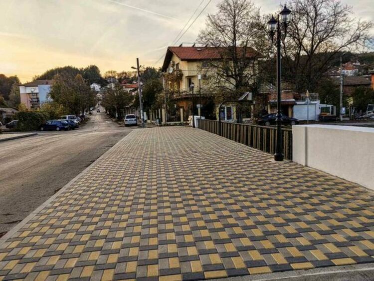 Приключиха дейностите по ремонта на пешеходните части на още един от мостовете над река Струма