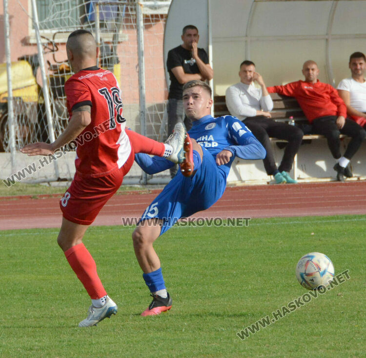 Спорни съдийски отсъждания и проспано първо полувреме костваха точката на „Саяна Хасково“ срещу „Несебър“