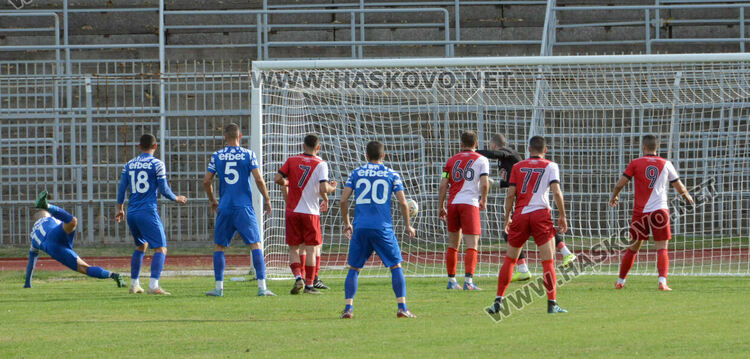 Спорни съдийски отсъждания и проспано първо полувреме костваха точката на „Саяна Хасково“ срещу „Несебър“