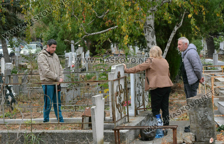 На Архангелова задушница почитаме паметта на близките си във вечния им път
