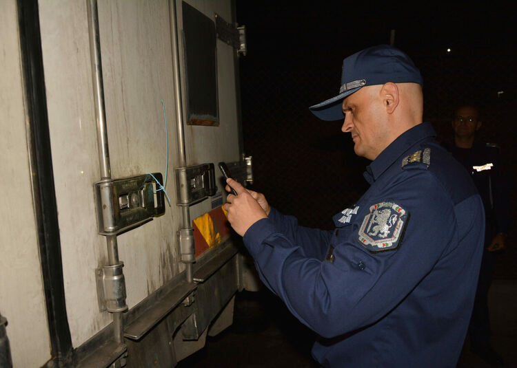 Машините за вота на втори тур вече се предоставят в секциите