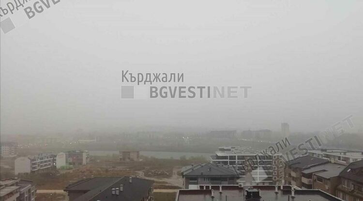 Оранжев код за много силен вятър придружен с дъжд