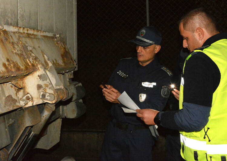 Машините за вота на втори тур вече се предоставят в секциите
