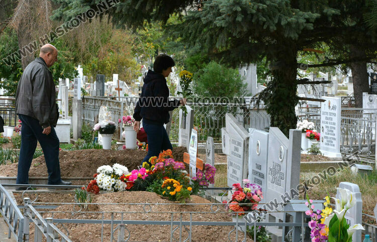 На Архангелова задушница почитаме паметта на близките си във вечния им път