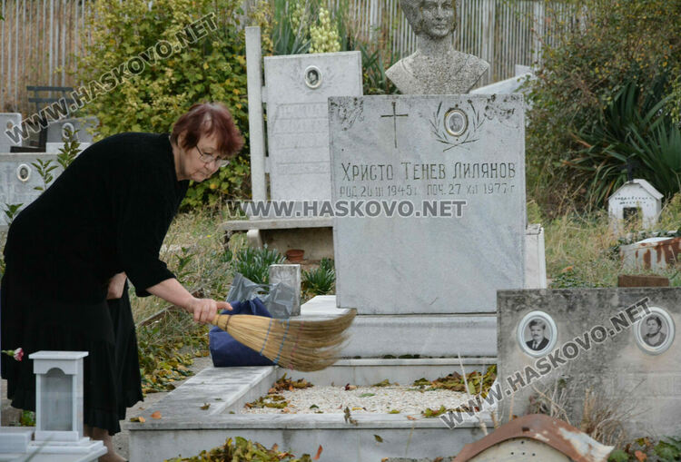 На Архангелова задушница почитаме паметта на близките си във вечния им път