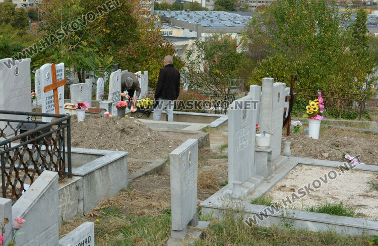 На Архангелова задушница почитаме паметта на близките си във вечния им път