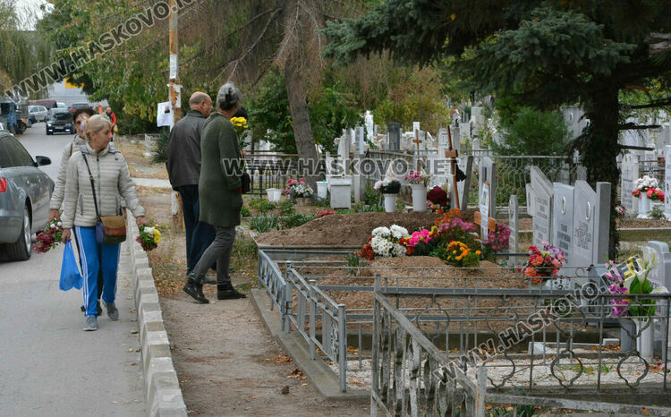 На Архангелова задушница почитаме паметта на близките си във вечния им път