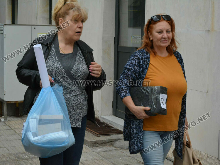 Членовете на СИК в Хасково взеха бюлетините и изборните книжа за вота в неделя
