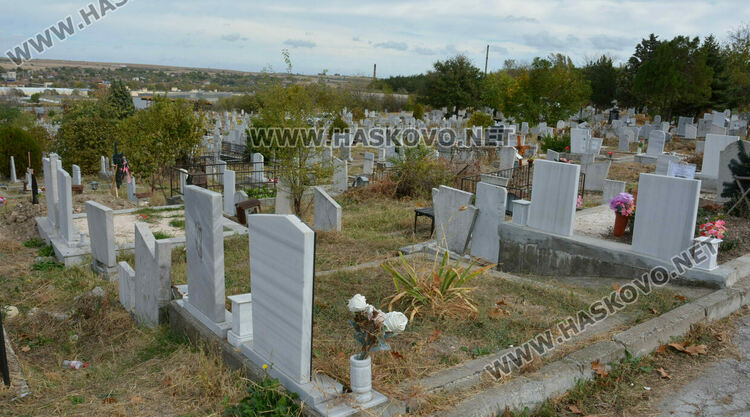 На Архангелова задушница почитаме паметта на близките си във вечния им път