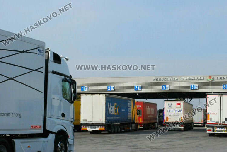 24 -часови арести за надрусана зад волана жена и пиян тираджия