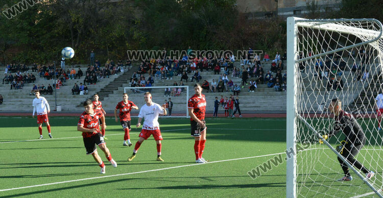 В Хасково имаше битка не само за кметския стол, а и във футболното първенство