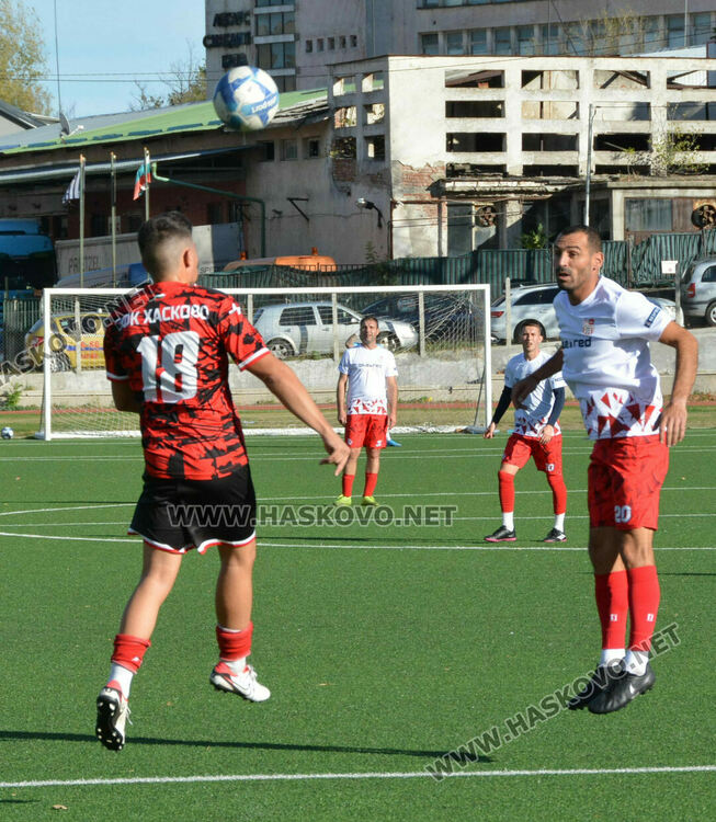 В Хасково имаше битка не само за кметския стол, а и във футболното първенство