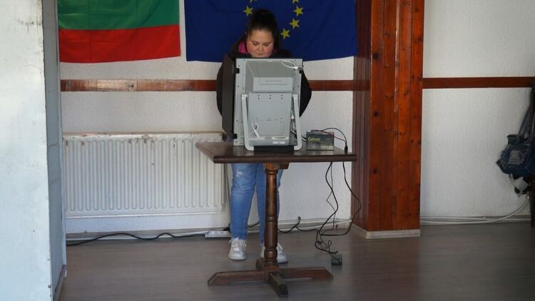 Избирателната активност в Смолян наполовина на тази в другите две общини с балотажи