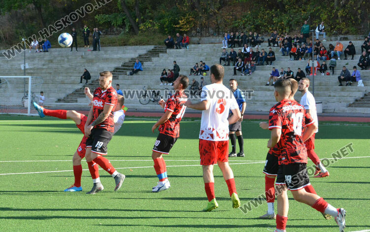 В Хасково имаше битка не само за кметския стол, а и във футболното първенство