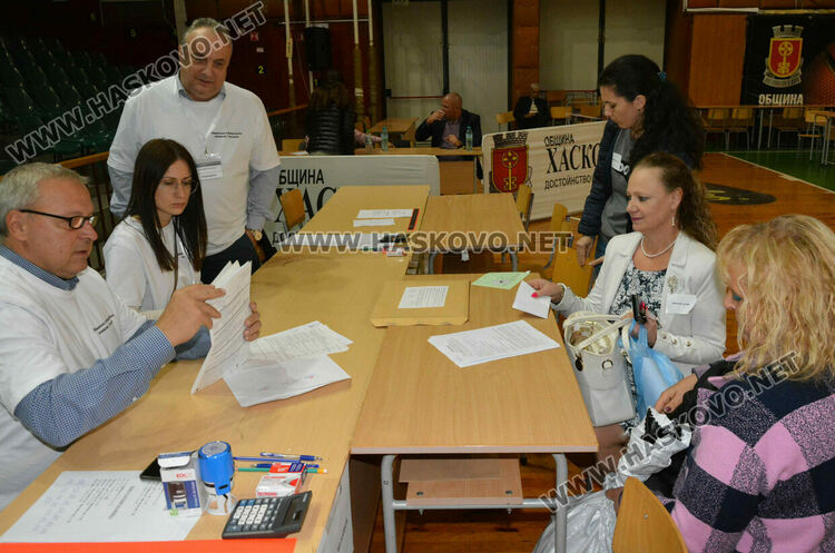 Започна предаването на бюлетините в ОИК – Хасково 