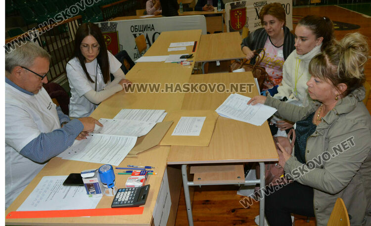 Започна предаването на бюлетините в ОИК – Хасково 