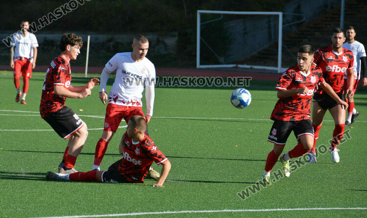 В Хасково имаше битка не само за кметския стол, а и във футболното първенство