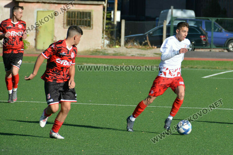 В Хасково имаше битка не само за кметския стол, а и във футболното първенство