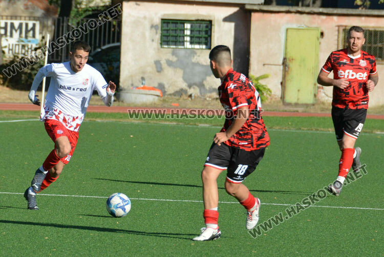 В Хасково имаше битка не само за кметския стол, а и във футболното първенство