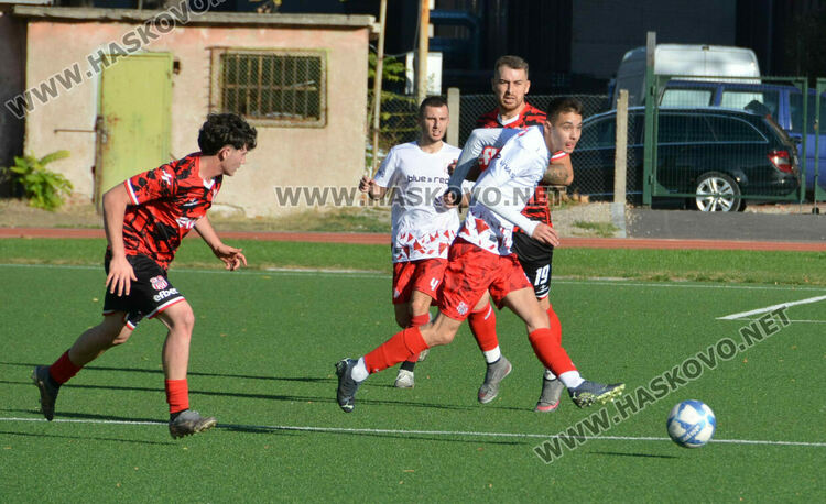 В Хасково имаше битка не само за кметския стол, а и във футболното първенство