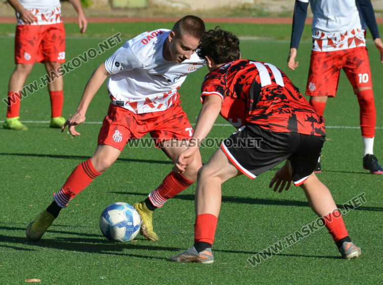 В Хасково имаше битка не само за кметския стол, а и във футболното първенство
