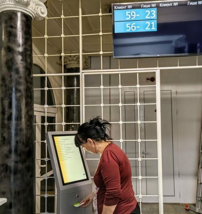 Система за управление на опашките заработи в сградата на Дирекция „Местни данъци и такси“